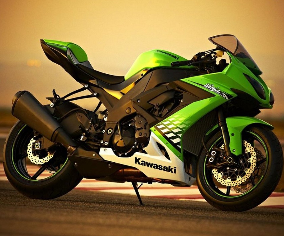 Kawasaki Ninja ночью